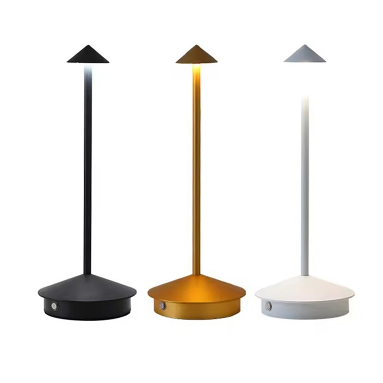 Hot Sælger Genopladelig Ttouch Dimming Trådløs Bordlampe